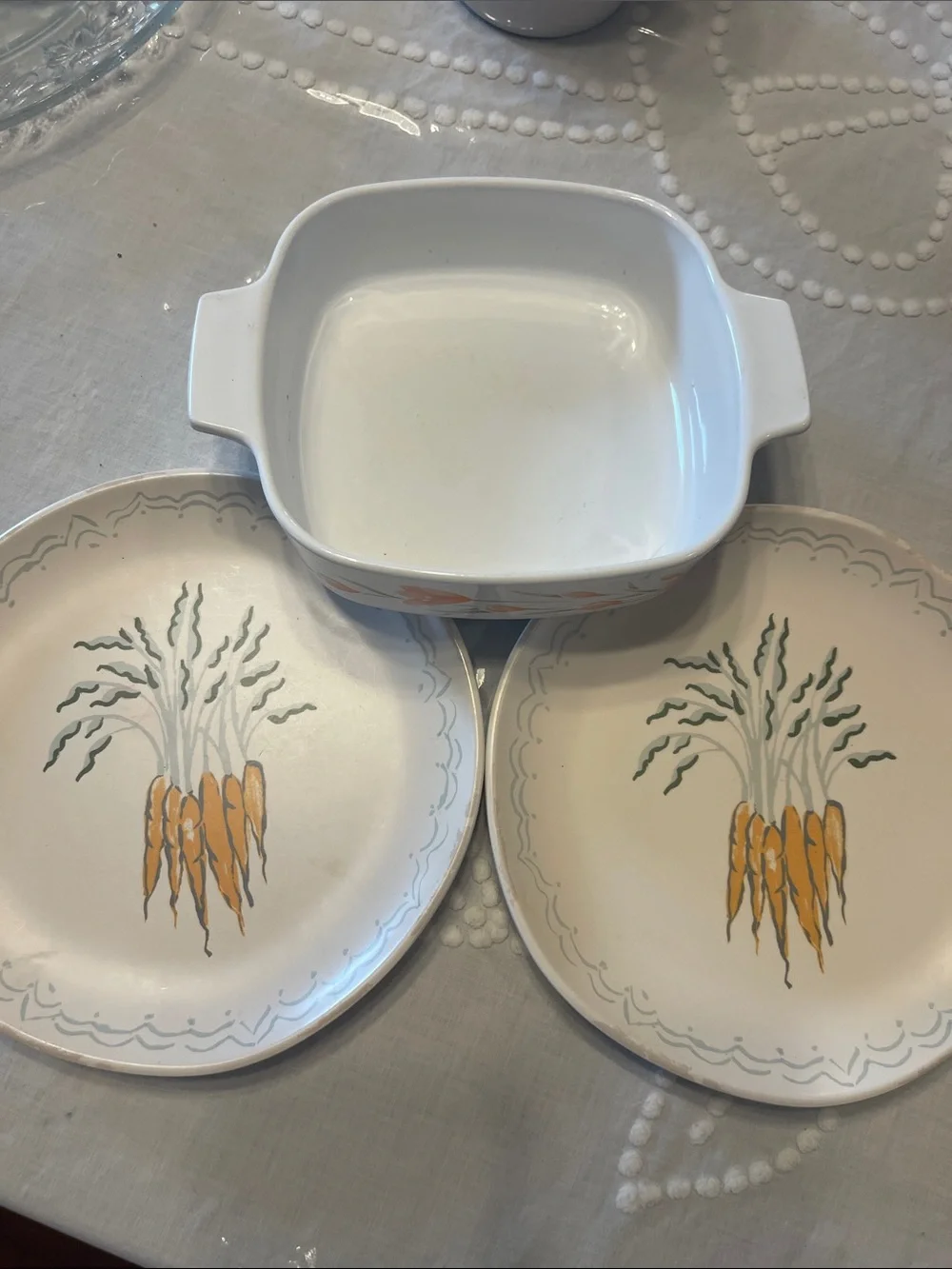 Vintage Corningwere set with two carrot dishes from threshold bundle.